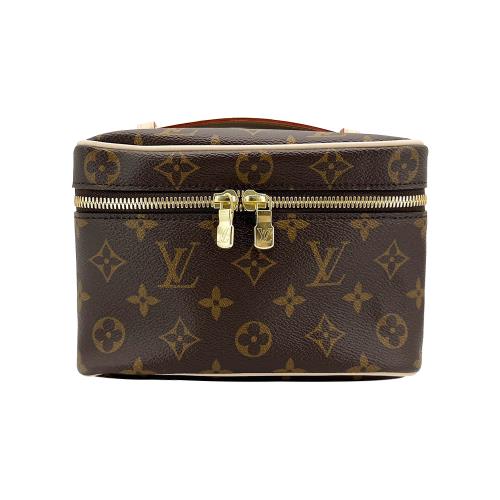 Louis VUITTON Small case including a shoe polish kit. …