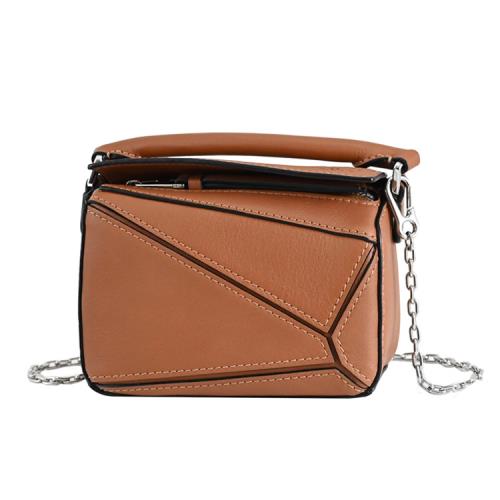 LOEWE Puzzle Nano 簡約LOGO壓紋超迷你鏈帶小廢包.棕