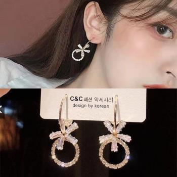 【Emi艾迷】韓系華麗誘惑水鑽花朵圈圈925銀針耳環