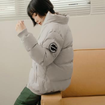 【OB 嚴選】率性純色防潑水保暖高領鋪棉外套 《EA3381》