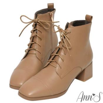 Ann’S英式優雅-綁帶造型羊皮全真皮粗跟方頭短靴5cm-卡其