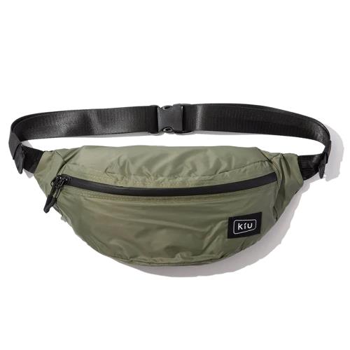 日本KIU 84906 軍綠色 大容量胸腰包 防潮防潑水 (男女適用)