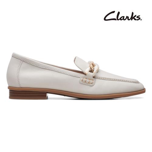 【Clarks】Sarafyna Iris 女款貝殼紋鍊釦真皮平底鞋 白色(CLF71042D)