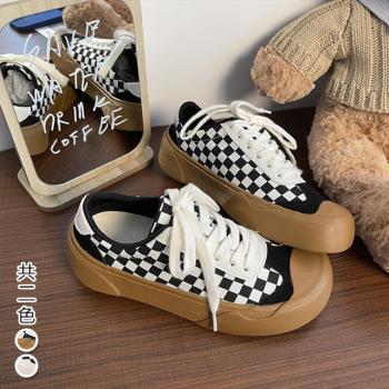 型-【韓國K.W.】名媛氣質黑白格厚底帆布鞋