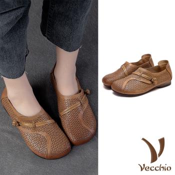 【VECCHIO】休閒鞋 低跟休閒鞋/全真皮頭層牛皮復古皮雕中國風盤釦造型低跟休閒鞋 卡其