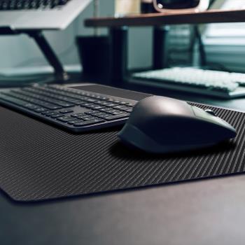 超大尺寸電腦辦公桌墊高級感學生專用桌布寫字臺碳纖維黑色鼠標墊
