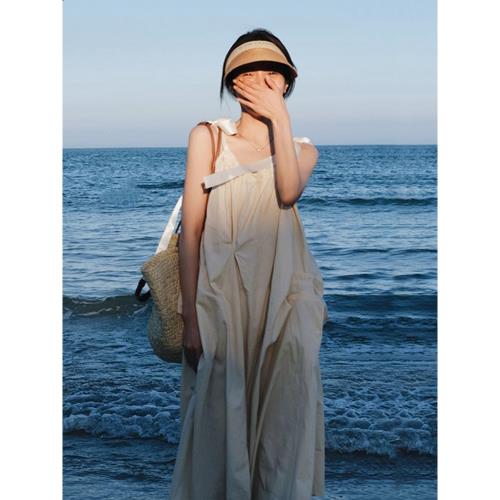 三亞海邊沙灘裙女夏季度假風長裙白色甜美超仙性感露背吊帶連衣裙