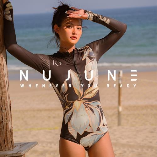 NuJune連體泳衣女夏長袖游泳衣顯瘦三角沖浪水母服防曬潛水服溫泉