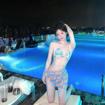 韓國泳衣女夏季度假2023ins網紅風拍照性感比基尼泳裝三點式帶紗