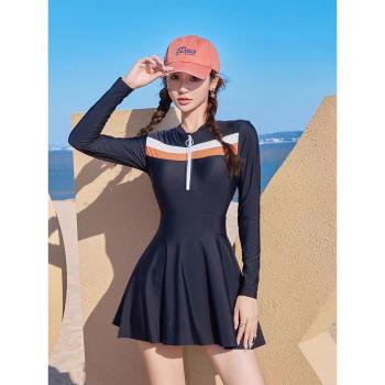 維多保守泳衣女夏2023新款顯瘦連體高級感遮肚長袖防曬大碼游泳裝