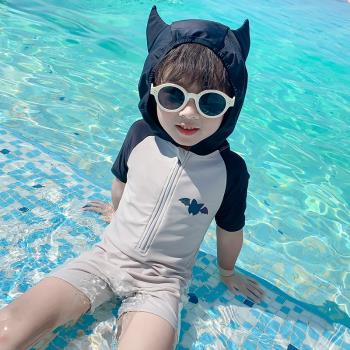 2023新款韓國兒童連體游泳衣男童可愛連帽防曬寶寶沙灘速干泳裝