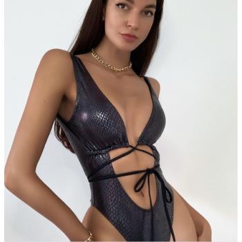 2021年新品氣質繃帶連體蛇紋個性泳衣緊身顯瘦網紅泳裝女士夏季沙