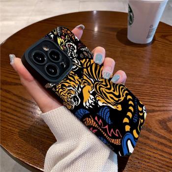 技芝 小眾適用iPhone13ProMax矽膠蘋果16 15 12手機殼11防摔14 XsMax女plus彩繪老虎蛟龍全包保護套軟潮男女