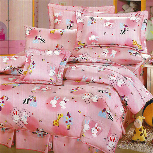 艾莉絲-貝倫 可愛家族(6.0x7.0呎)四件式雙人特大(高級混紡棉)鋪棉涼被床包組(粉紅色)