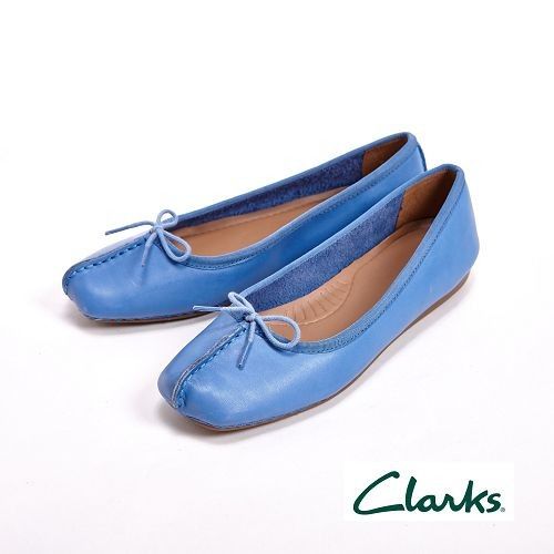 【Clarks】FRECKLE ICE 真皮休閒蝴蝶結平底鞋女鞋-藍(另有橘黑棕)