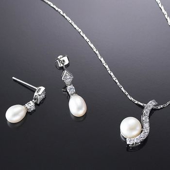 (小樂珠寶) 珍珠展現出純潔、溫柔，圓滿的優質感受，亮麗又溫潤的光澤--頂級天然珍珠項鍊多件式套組