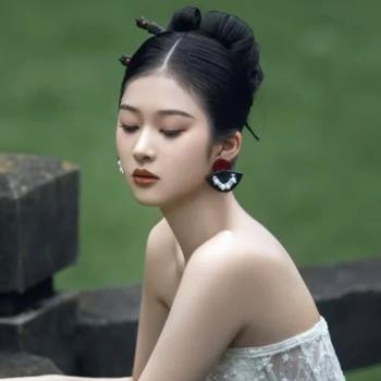 新娘結婚訂婚國風配飾新中式耳環大臉適合的配旗袍婚禮耳飾女扇子