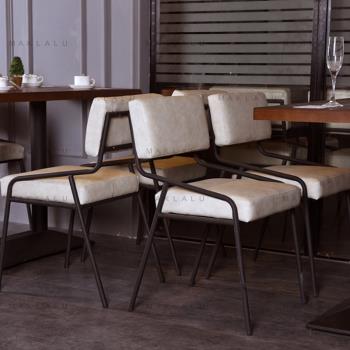 北歐咖啡店餐廳酒吧餐桌椅組合簡約靠背餐椅設計師工業風鐵藝椅子