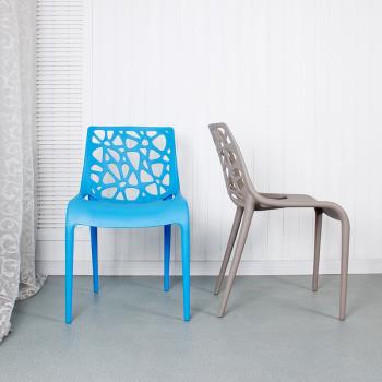 北歐餐椅天藍色簡約靠背椅戶外陽臺沙灘休閑椅小戶型家用塑料椅子
