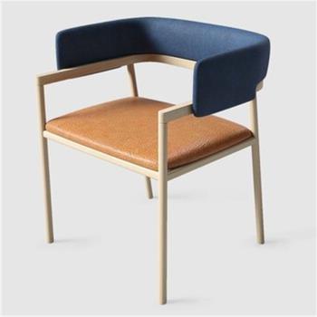 簡約現代輕奢餐椅北歐設計師靠背扶手椅宅寂風樣板間實木皮質椅子
