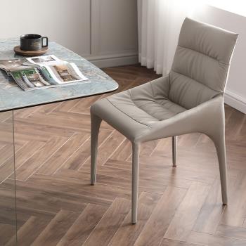 現代簡約極簡設計師藝術舒適創意輕奢餐椅家用靠背北歐超纖皮椅子