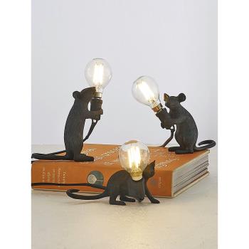 北歐黑色老鼠臺燈白色意大利個性創意裝飾臥室床頭樹脂兒童書桌燈