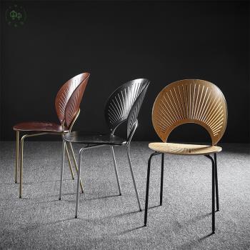 北歐輕奢設計師實木貝殼餐椅餐廳咖啡廳家用簡約創意靠背休閑椅子