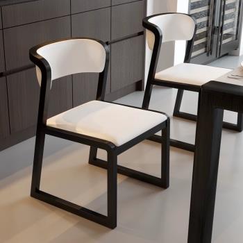 北歐現代簡約餐椅全實木時尚家用餐廳真皮靠背會議椅子
