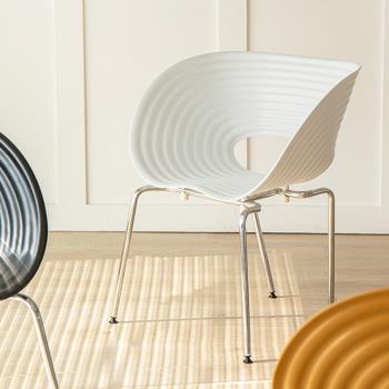 北歐貝殼椅設計師餐椅現代簡約復古休閑金屬網紅扶手靠背家用椅子