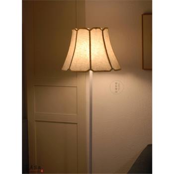 簡約落地燈 ins北歐現代高級感客廳臥室暖光美式布藝床頭立式臺燈
