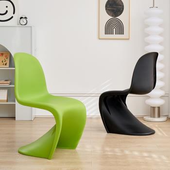 北歐潘東椅網紅創意陽臺可疊放時尚簡約戶外休閑洽談異形塑料餐椅