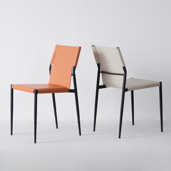 北歐現代簡約餐廳餐椅設計師休閑椅馬鞍皮工業風輕奢家用靠背椅子