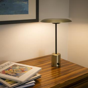 丹麥高級北歐現代調光LED臺燈臥室床頭簡約書桌燈書房燈具