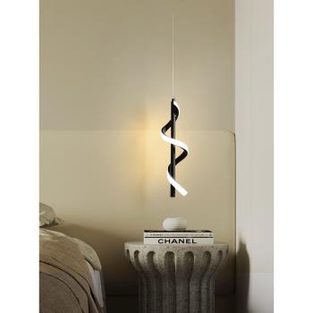 床頭吊燈個性創意新款現代簡約長線臥室客廳背景墻北歐黑色吊線燈