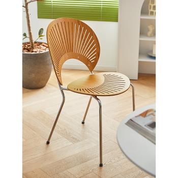 北歐實木餐椅現代簡約家用靠背貝殼椅復古ins設計師休閑化妝椅子