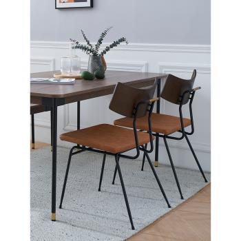 北歐輕奢餐椅現代簡約復古家用餐廳鐵藝實木工業風皮面靠背單人椅