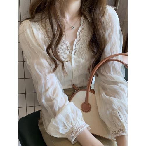 秋冬女裝韓版批新款發甜美氣質打底內搭襯衣溫柔長袖V領蕾絲襯衫