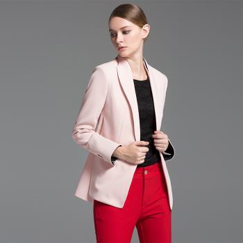 黛薇璐媤粉色西裝外套女春季新款商務時尚氣質修身撞色西裝領上衣