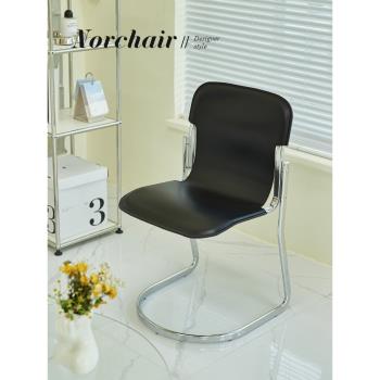 Norchair網紅馬鞍皮餐椅小戶型懸浮椅簡約靠背椅輕奢家用現代椅子