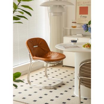 北歐復古餐椅sabrinachair創意椅子真皮現代簡約家用設計師懸臂椅