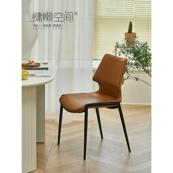 慵懶空間現代馬鞍皮革餐椅簡約小戶型家用靠背椅北歐輕奢復古椅子