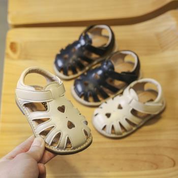 女童涼鞋2023新款夏季洋氣小童公主鞋中小孩羅馬包頭軟底沙灘鞋子