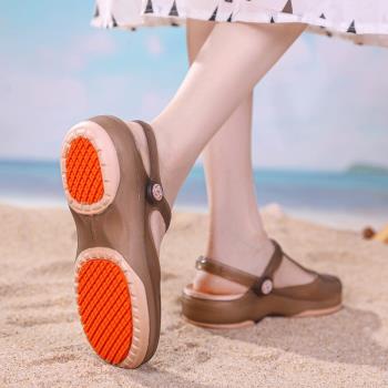 洞洞鞋女2024新款夏天外穿防滑軟底果凍沙灘拖鞋媽媽中年包頭涼鞋