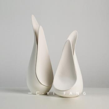 一匚 樣板間現代簡約新芽形白色陶瓷花器 餐廳客廳玄關臺面花瓶