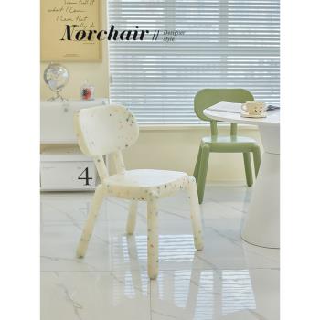 NORCHAIR餐椅家用小戶型加厚塑料靠背椅北歐風簡約奶茶店戶外椅子