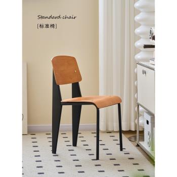 左下北歐設計師簡約餐椅家用Standard chair標準椅學生課桌靠背椅