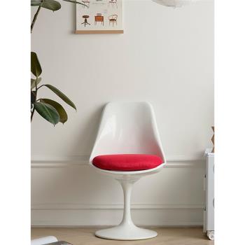 北歐設計師白色郁金香椅現代簡約設計師輕奢時尚餐椅網紅咖啡廳椅