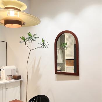 復古臥室化妝鏡北歐現代少女衛生間餐廳梳妝鏡實木掛鏡法式簡約鏡