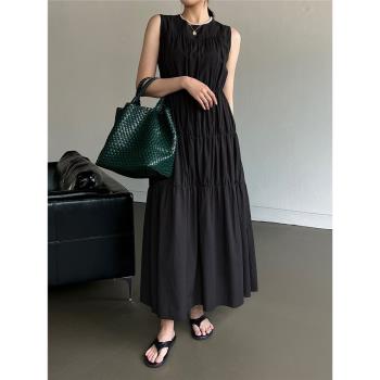 黑色赫本風無袖氣質連衣裙女夏季韓版設計感褶皺收腰顯瘦背心長裙