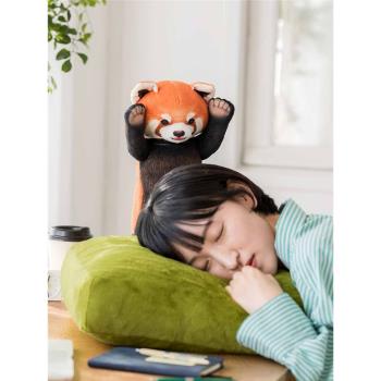 日本YOU+MORE! 創意被小熊貓威嚇的辦公室午睡用抱枕可愛卡通正品